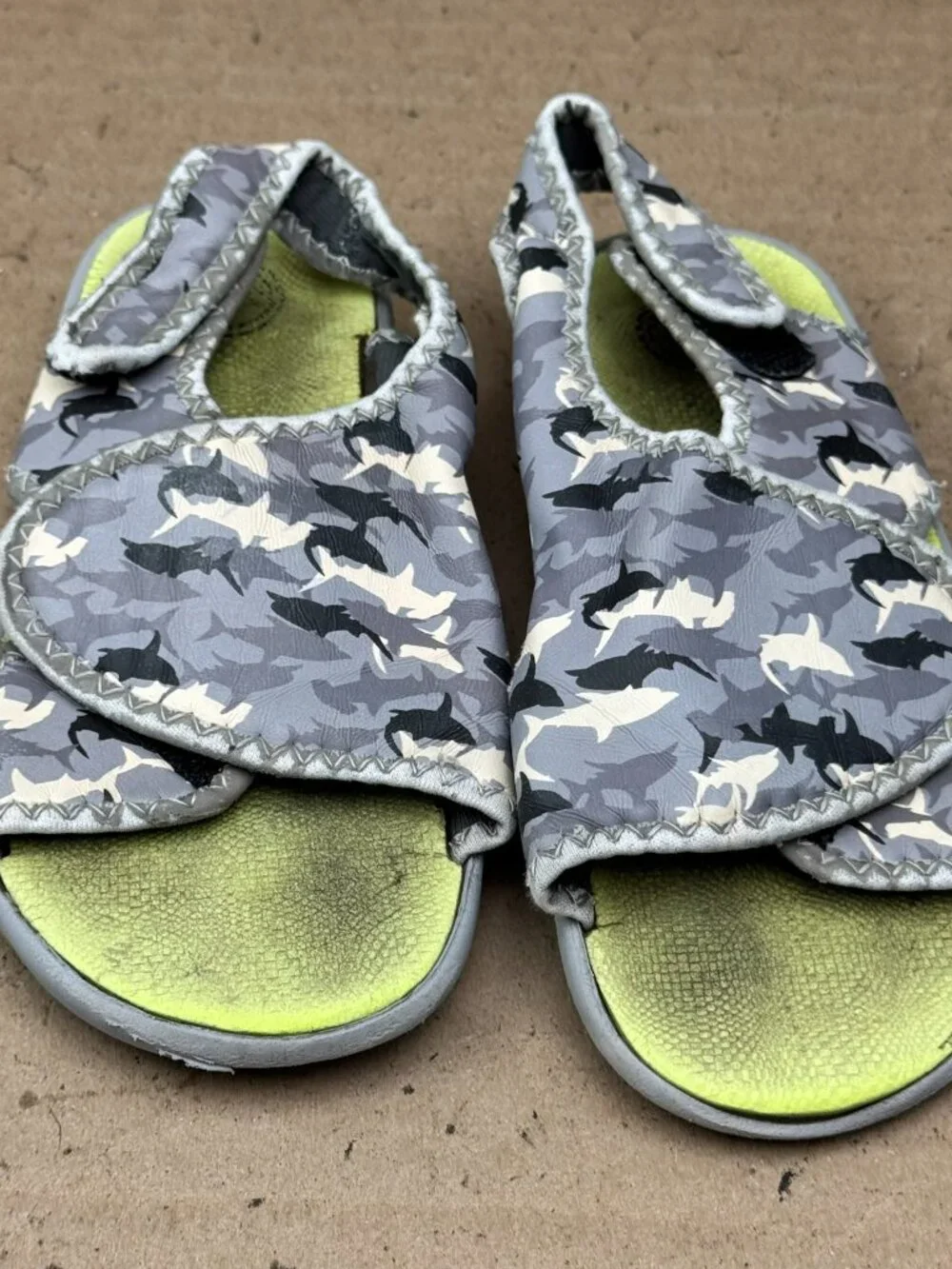 Wonder Nation Boy's Gray Shark Camo Water Sandals Size 9/10 damage